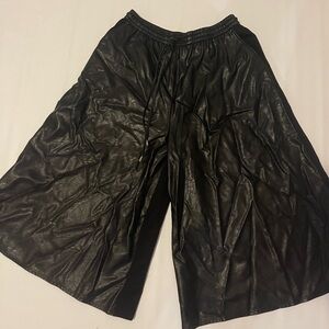 Blue Pearl by Allen Schwartz faux leather gaucho pants size S